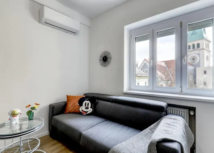 Star Stylish Apartment On The Famous Bratislava Pedestrian Zone